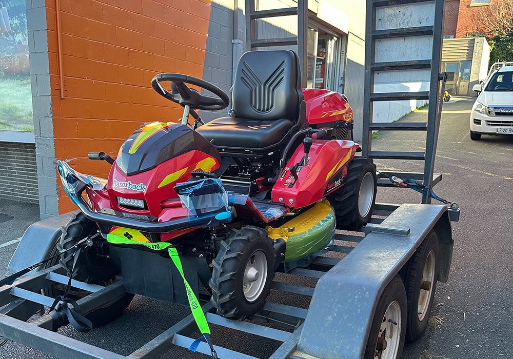 Ride on mower for hire in Kingston and surrounds, Tasmania